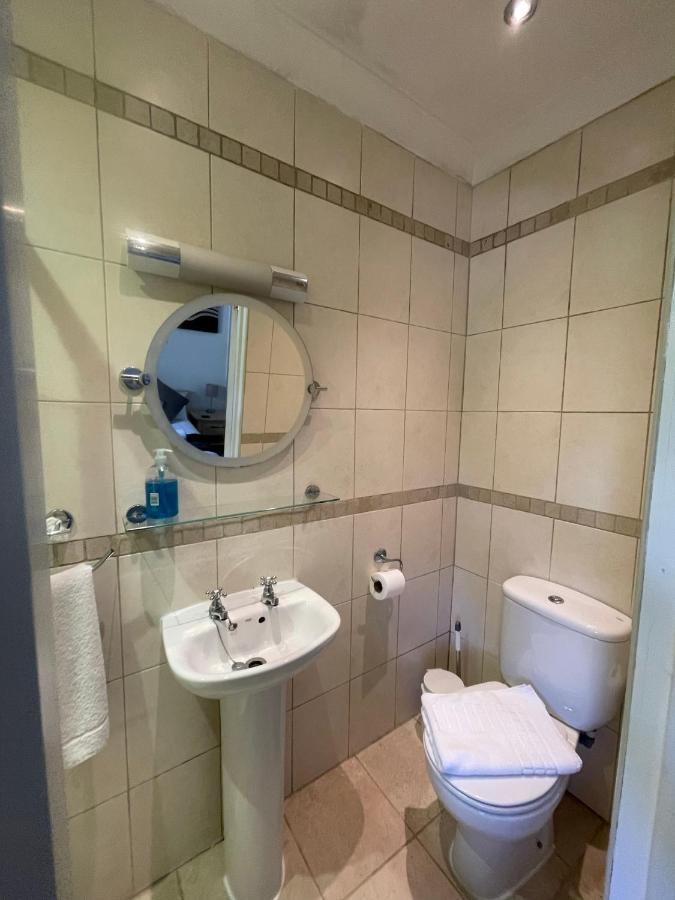 Oakhurst Gatwick B&B Crawley  Zewnętrze zdjęcie