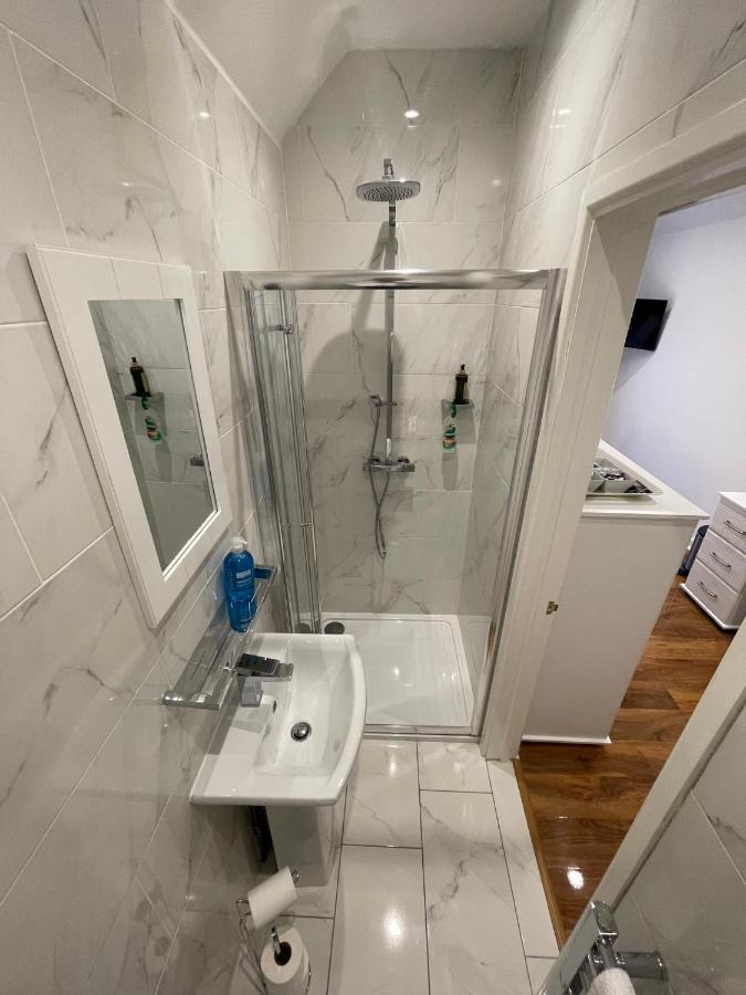 Oakhurst Gatwick B&B Crawley  Zewnętrze zdjęcie