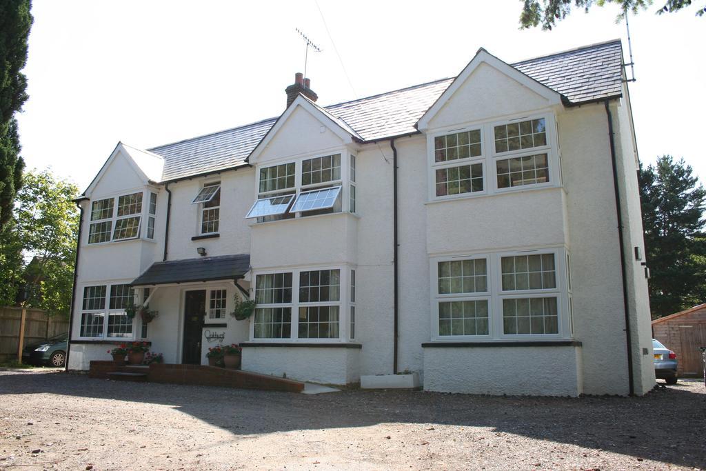 Oakhurst Gatwick B&B Crawley  Zewnętrze zdjęcie